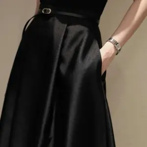 Structured Midi Umbrella Skirt